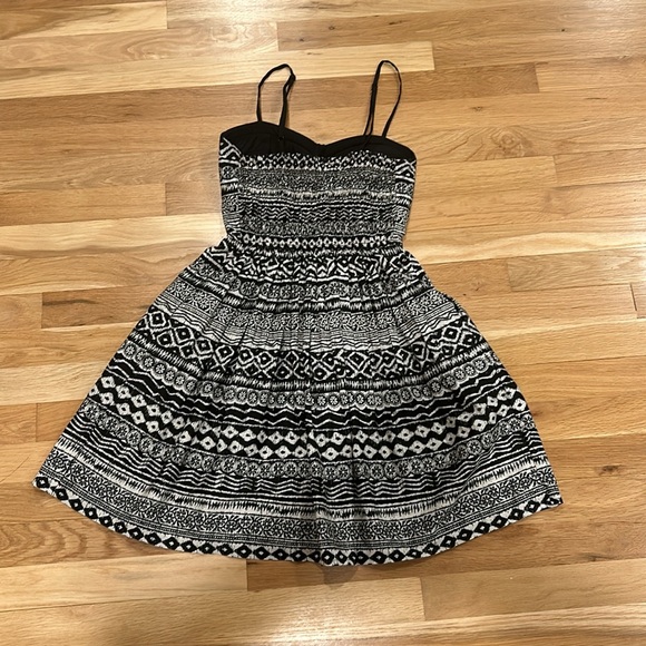 Patterned Sundress - Picture 2 of 4